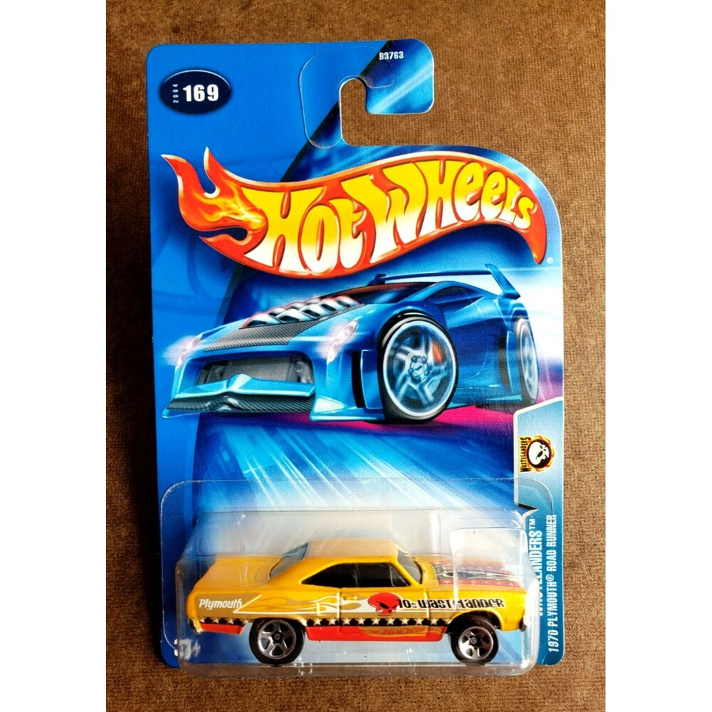 2004 Hot Wheels 1970 PLYMOUTH ROAD RUNNER Metallic Yellow #169 WASTELANDERS 1:64